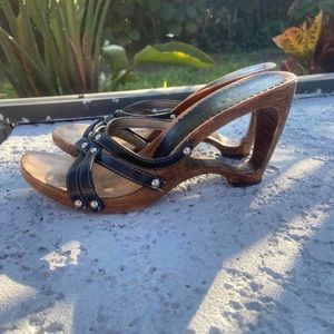 Wooden Vintage Sandals